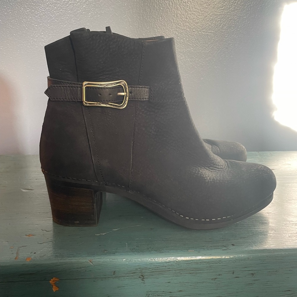 Dansko Black Zip Booties Size 41